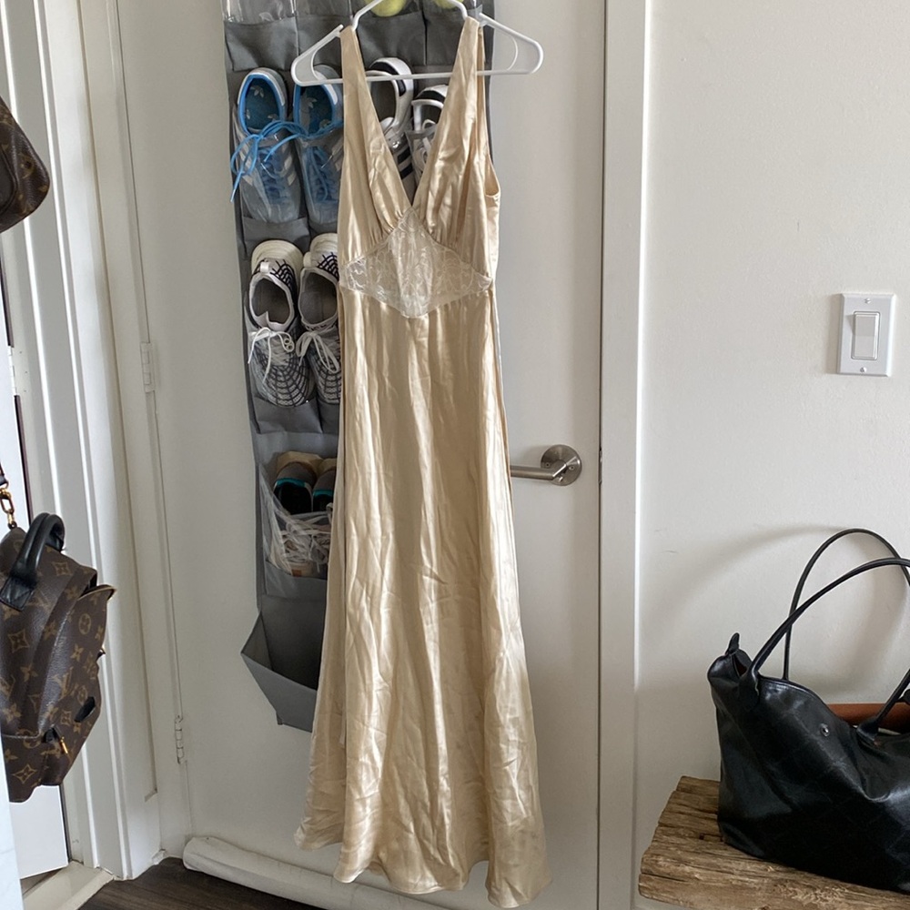 Reformation inara silk dress - Picture 3 of 4